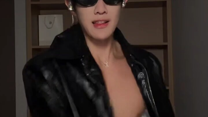 A lazy Wu, brother of Shaoshao!