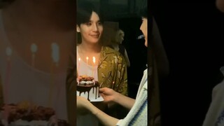 the way hia🥰 looks at sea💙  #jimmysea #lasttwilightseries