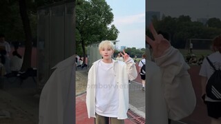Có Đứa Bạn Khéo Khen || Tam Tam - 三三同学