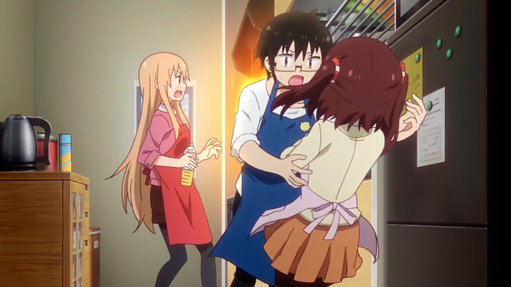 Umaru-chan: Ebina is hugged by her brother