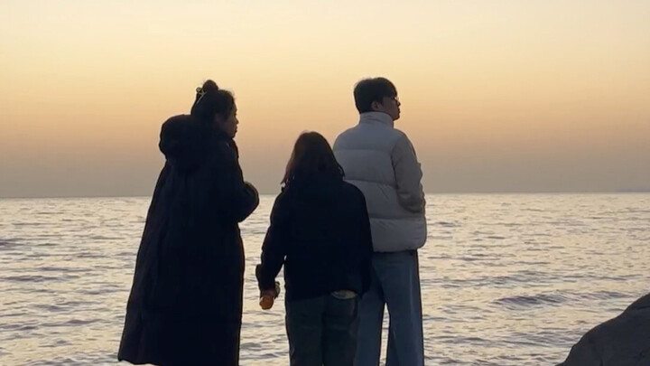 If you can’t sleep… call a friend and go watch the sunrise together!
