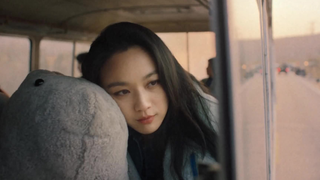 汤唯 x LOEWE 2023新年广告，还以为在看电影