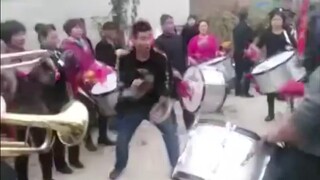 Đừng ngu ngốc thế nữa, anh hùng nhỏ. Có sai không? ?