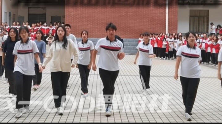 [Maoyi’s 4th Random Dance] Have you ever seen the campus dance of a provincial key school?