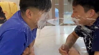 憋笑挑战！谁能忍住不笑？