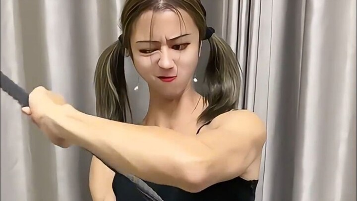 เปิดเผยเคล็ดลับมือปราบพื้นบ้าน สาวงามใช้มือเปล่าดัดเหล็กเส้นให้โค้งงอ