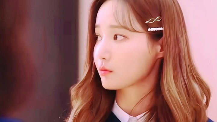 ใครจะสามารถต้านทานลูกสุนัขตัวน้อยที่อ่อนโยนและน่ารักเช่นนี้ได้? หัวใจและดวงตาของเขามีแต่คนที่เขาชอบเ