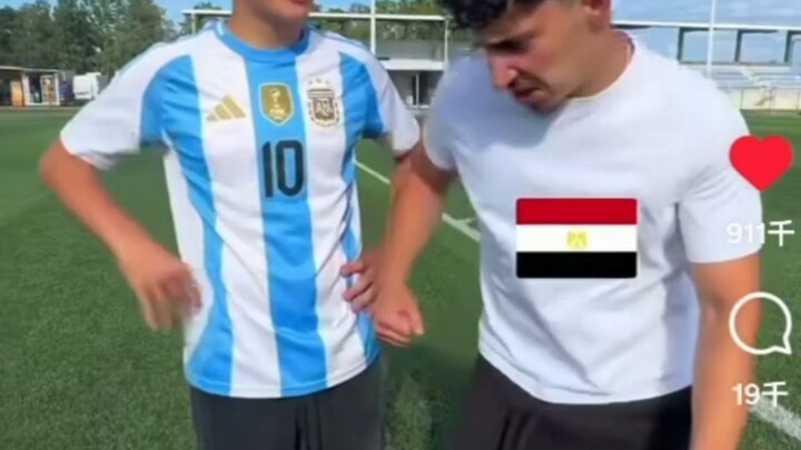 Seluruh dunia membicarakan wasit yang curang, hanya di dalam negeri saja opini publik seperti ini.