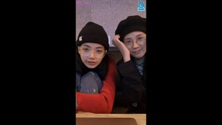 Jisoo and Lisa Vlive