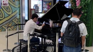[Grand Piano] The handsome guy in the shopping mall played "Blue Bird" and the uncle stood and liste