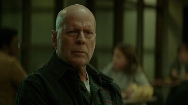 DETECTIVE KNIGHT ROUGE 2022 (bruce willis)