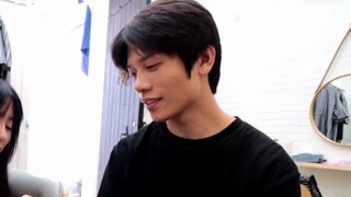 I was transformed into a Japanese mobile phone by a beautiful girl???