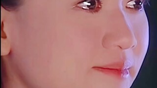 ฉากร้องไห้แบบในหนังสือเรียนจะขาดชื่อเธอไม่ได้