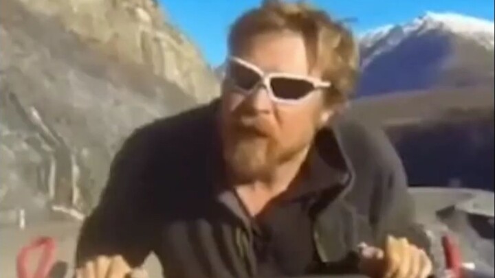 كان قد انطلق في رحلته قبل أن أُولد. مخصص للمشاركة فقط، يُرجى عدم التقليد. في الفيديو، انطلق عام 1998