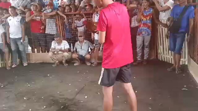 "brgy. tari-tari with my uncle redshirt"💪💪