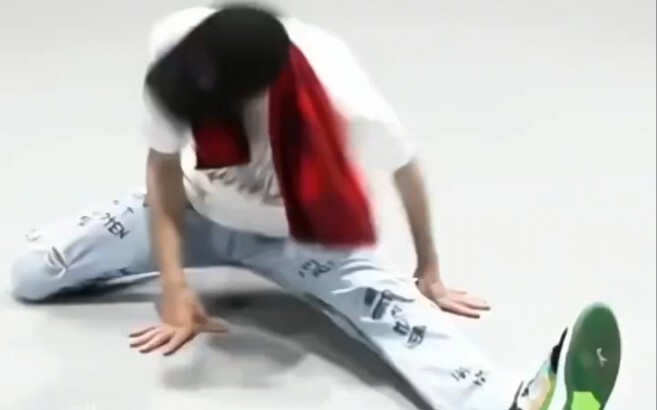 Cứ cười đi! Cười to lên nào! Vương Nhất Bác tức chết mất thôi hahaha!
