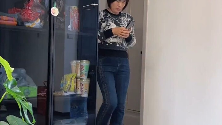 Seriouly talking nonsense in front of Mom, hahaha