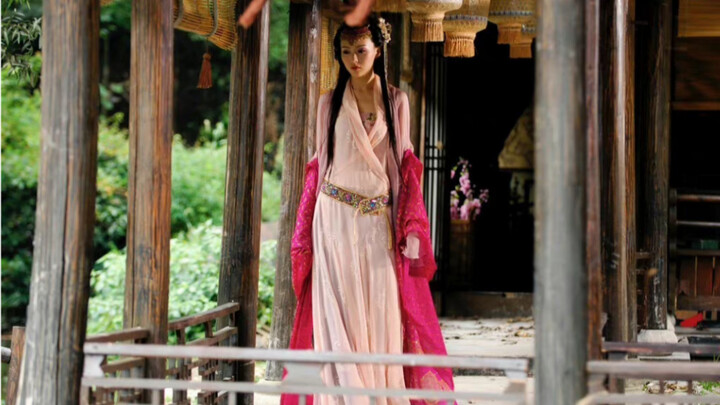 Masih ada yang kedua dengan paras dan tubuh secantik ini di industri hiburan domestik?