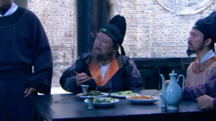 Di Renjie went out for a business trip and dined at a restaurant, ordering four dishes and one soup—