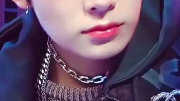 نجوم Kpop الذكور الذين يتمتعون بإطلالة أخوية رائعة وأنيقة وجميلة!