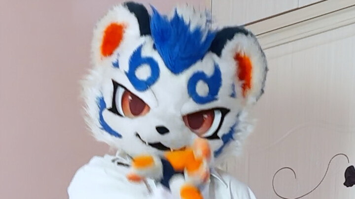 Here's Furi's very first stage play!