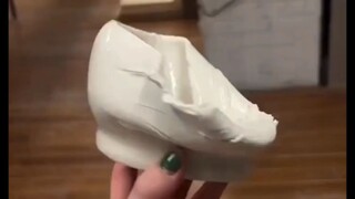 Mèo mèo tự làm bát ăn cho mèo, phát hiện ra rồi khóc khi dùng bát này để ăn cơm