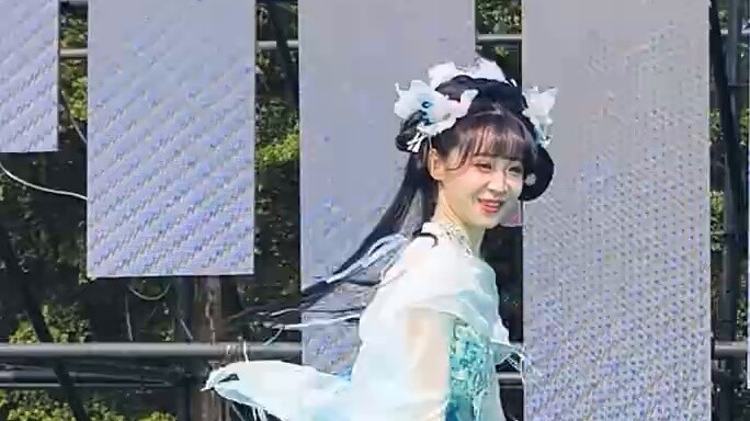 Tarian langsung Guru Zi Yan "Drama Bebek Mandarin" sungguh indah