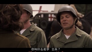 美国队长1：罗杰斯用身体压住手榴弹，注定他是队长的不二人选了