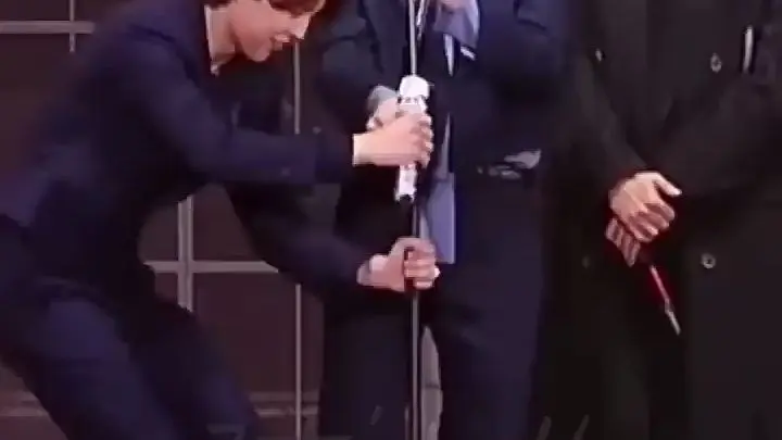 Jimin and suga mic problem then vs now