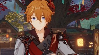 ชายวัยผู้ใหญ่ตีค้อนขนาดใหญ่