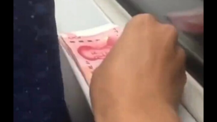 เห็นมั้ย นี่แหละคือความมั่นใจของผู้มีเงินล้นฟ้า