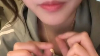 يا أخت الثعبان، انظري إلى الصدر/ هذا سعر آخر