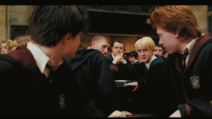 [HP/Draco Malfoy] Idola sekolah Snake Academy! Penampilan puncak Slytherin! Jika kamu bisa bertahan 