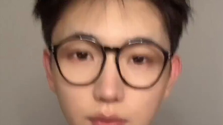 เมื่อเด็กชายคนหนึ่งกลายเป็นสาวสวยแห่ง Subway...