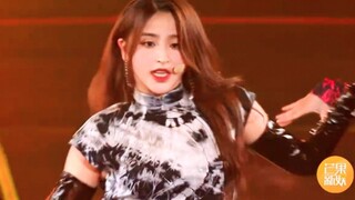 金子涵 乐华家族演唱会 Solo舞台《功夫小妞》