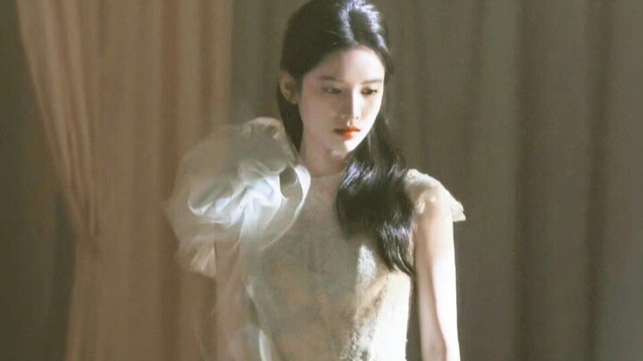 【จางจิ้งอี】การมีใบหน้าแบบนางเอกเป็นอย่างไร