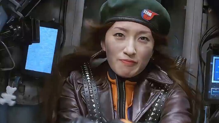 อุลตร้าแมนรวมพลัง! 4 อุลตร้าแมน ปะทะ มอนสเตอร์ 1 ตัว!