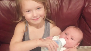 เด็กตลกอิจฉาทุกอย่าง - JustSmile