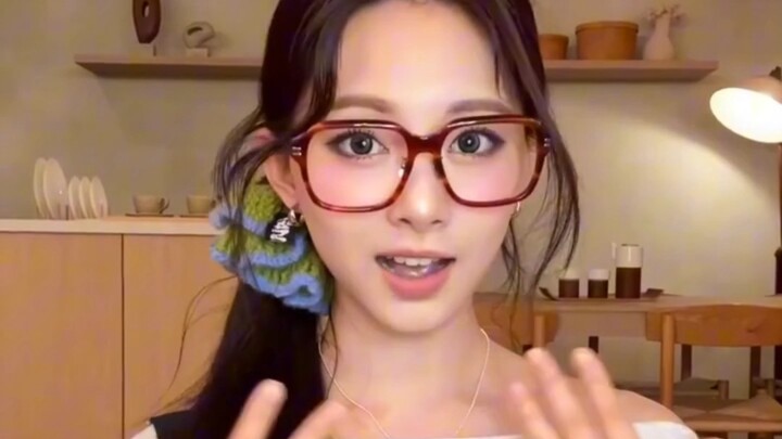 【TWICE】Ulang Tahun ke-10 Kelinci "ME+YOU" seluruh anggota cha