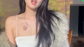 JENNIE-START A WAR QUEEN