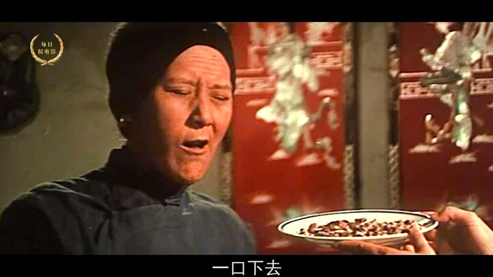 Ông lão keo kiệt nhất lịch sử, ăn một cây dưa muối cả đời, thèm ăn thì chỉ nhìn qua một cái