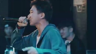 Rhyme with broken fingers to pay tribute to Beibei! 16-year-old boy bombs entire 8 miles underground