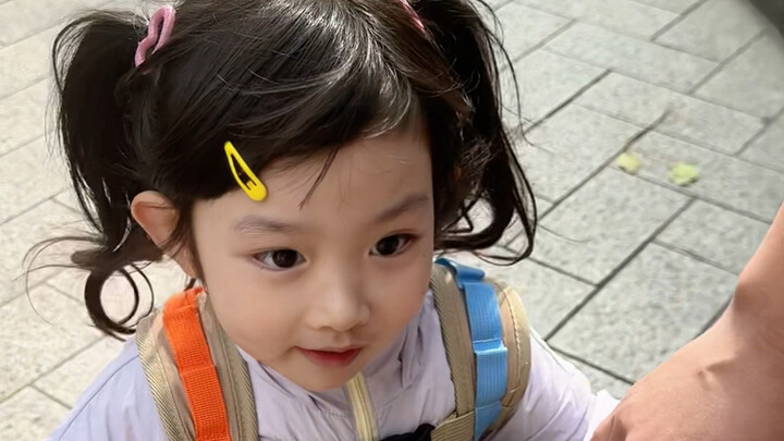 No wonder she’s called “Tofu Sister”—everything’s perfectly arranged!
