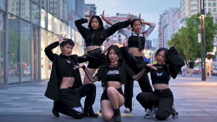 [Street Cover Dance] ITZY-《WANNABE》Audisi street cover yang super keren, pinggang kakaknya terlalu k