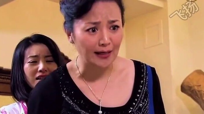 Để tôi cho anh thấy bạo lực gia đình đêm tân hôn kinh khủng đến mức nào. Mẹ chồng thật là độc đoán.