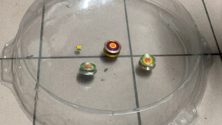 การต่อสู้หอพักพายุไซโคลน Beyblade ทุกวัน