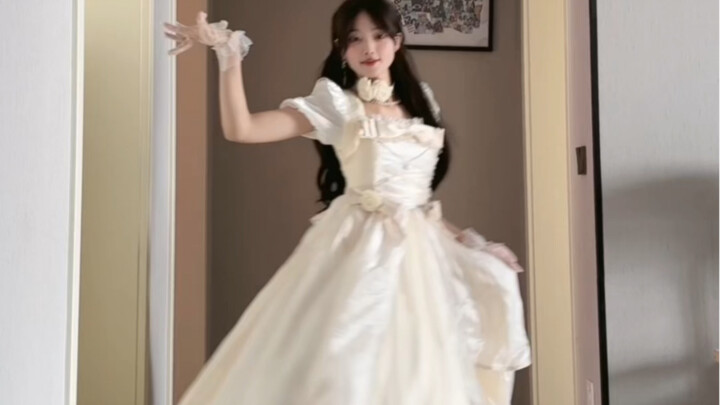 Koleksi lengkap gaun putri sudah hadir～