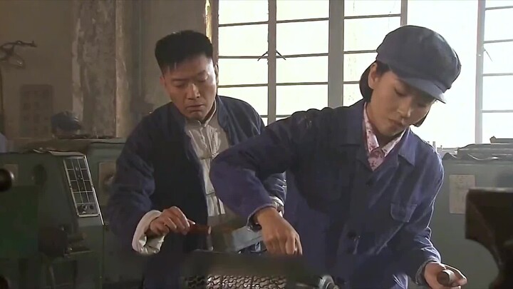 Pekerja kasar desa ini cuma pakai setengah sosis sebagai mas kawin, hanya demi mengubah status pendu