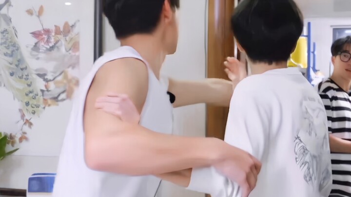 【Xi Bo | You & Me】Wubao, kamu jangan manjain aku begini! Aku bakal baper mati nih