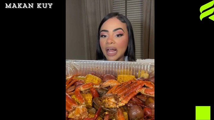 Mukbang seafood boil